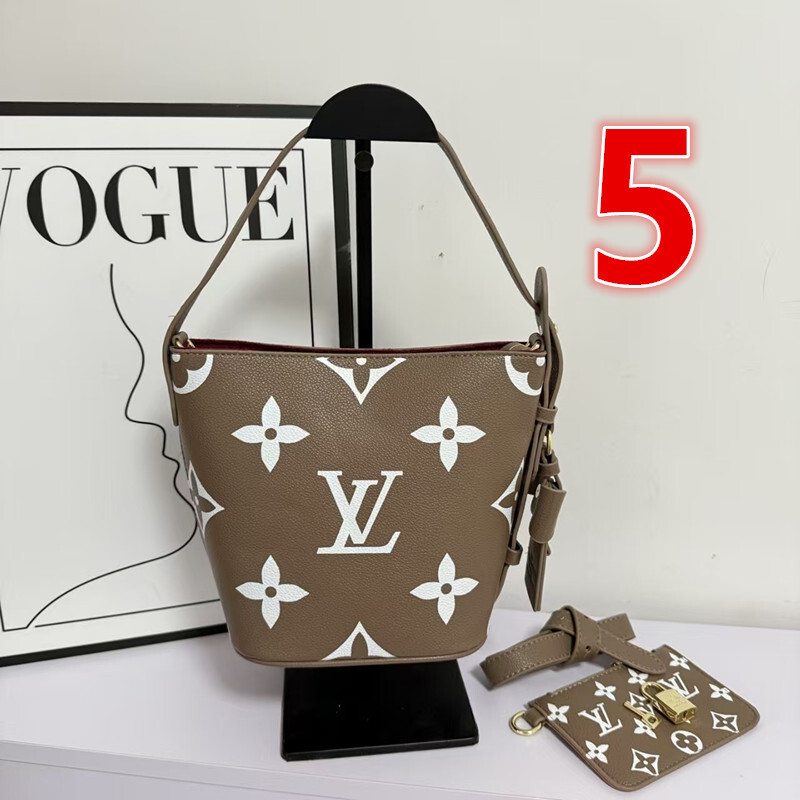 V3133-💴27.99$LV gallery