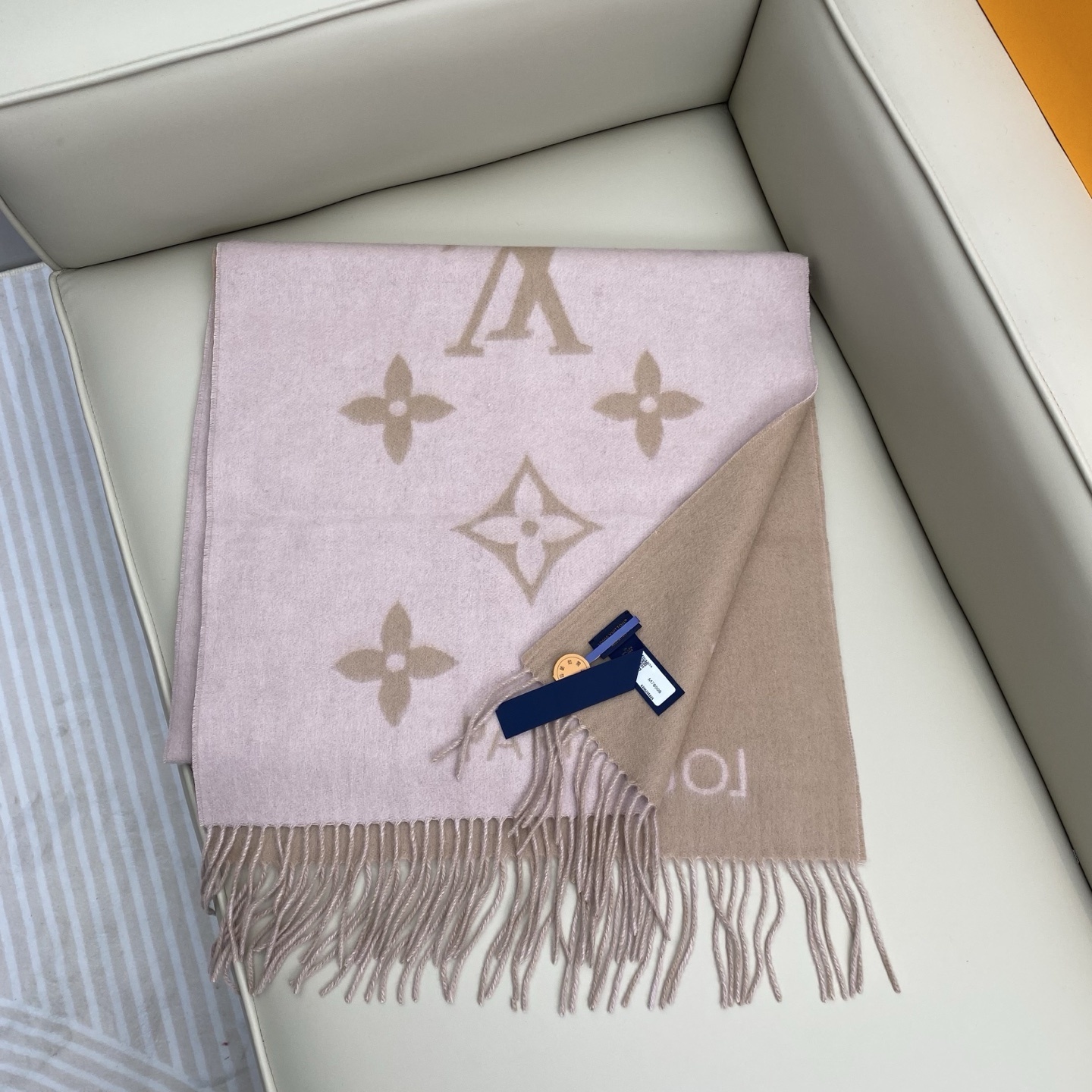 V3135-💴50.88$LV gallery