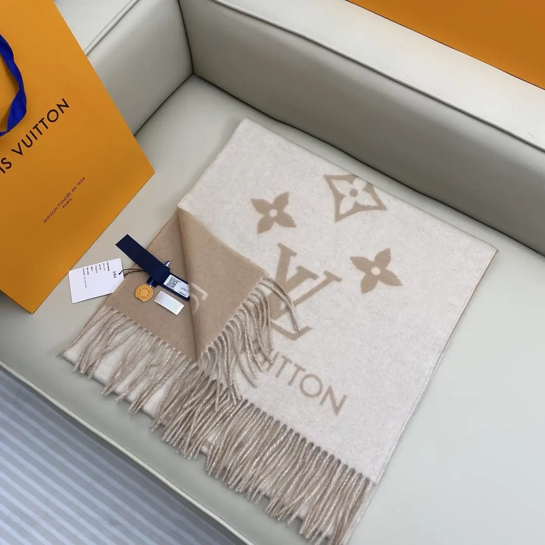 V3135-💴50.88$LV gallery