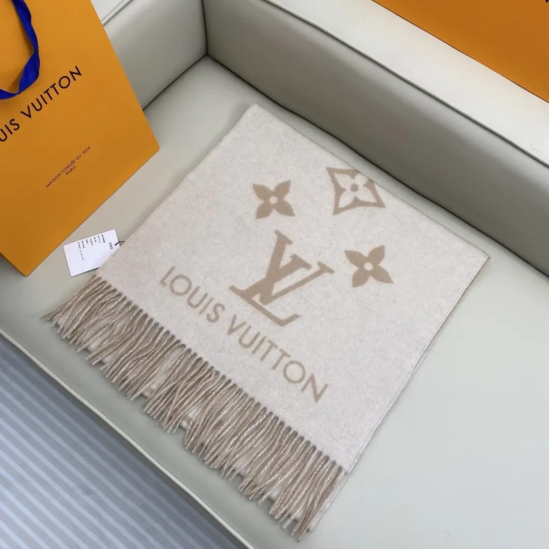 V3135-💴50.88$LV gallery