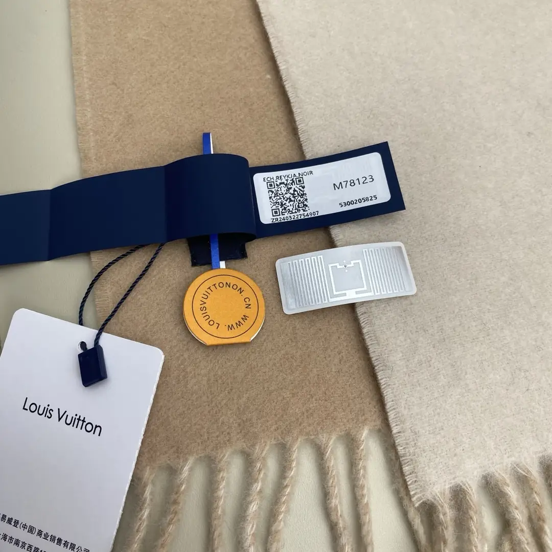 V3135-💴50.88$LV gallery