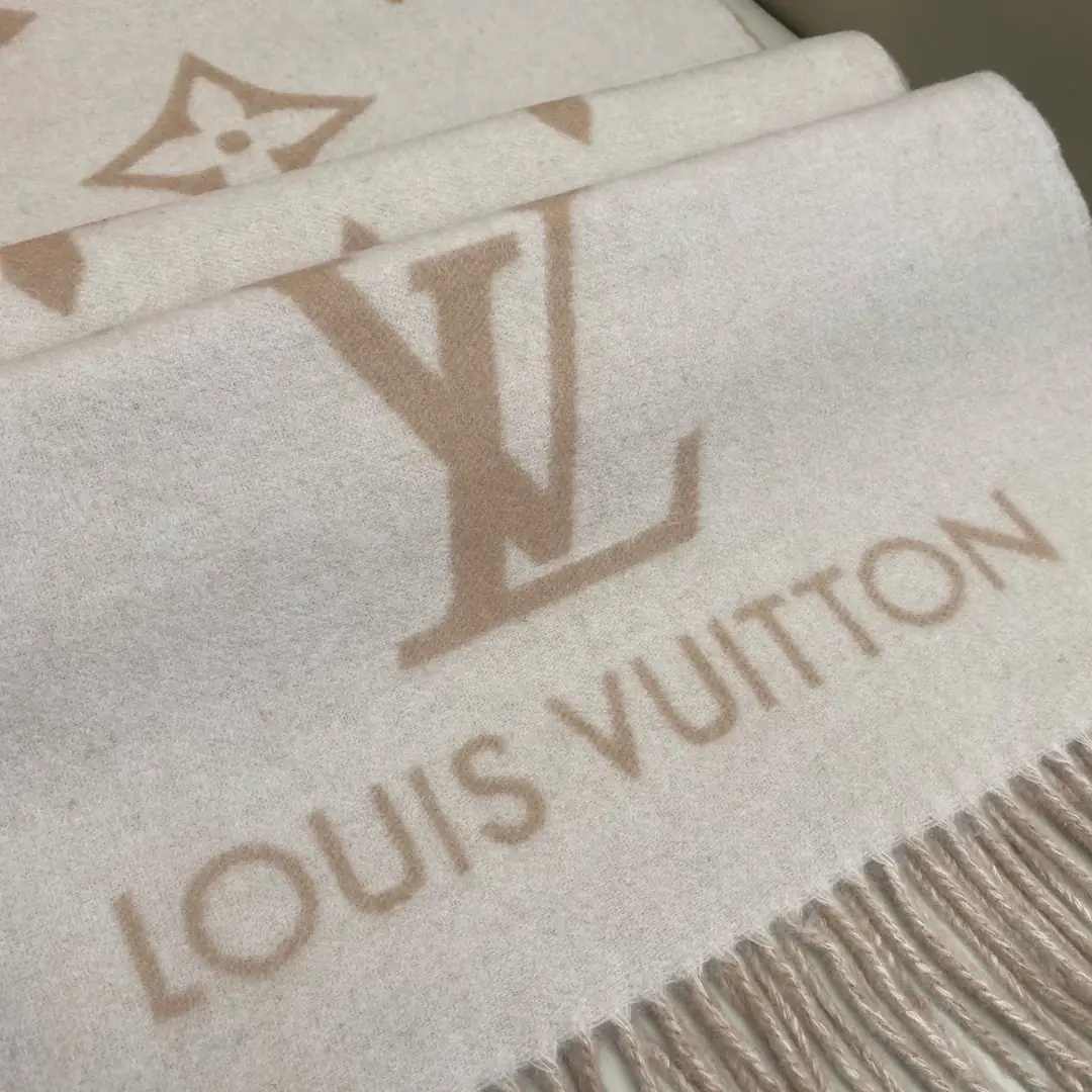 V3135-💴50.88$LV gallery