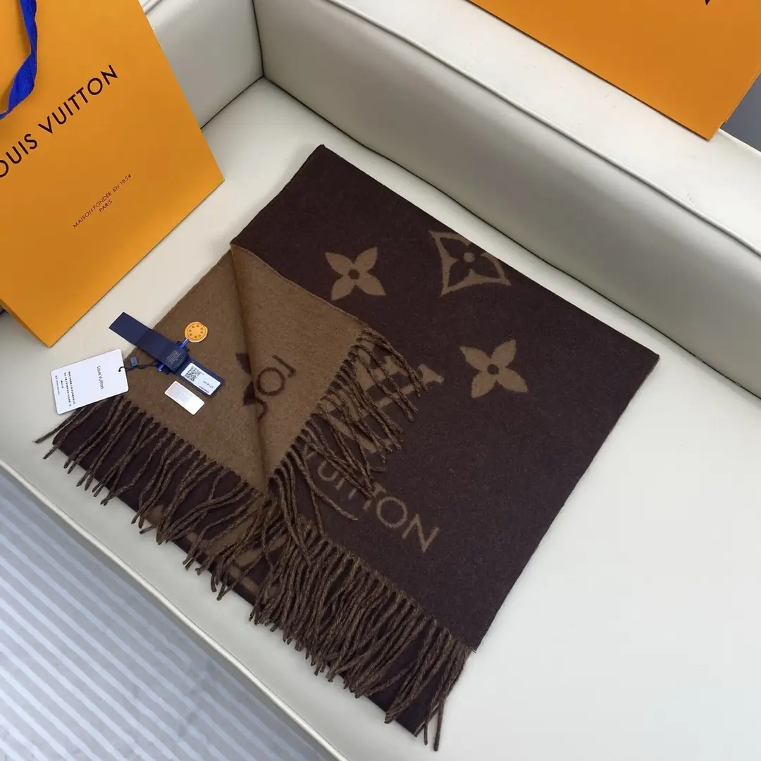 V3135-💴50.88$LV gallery