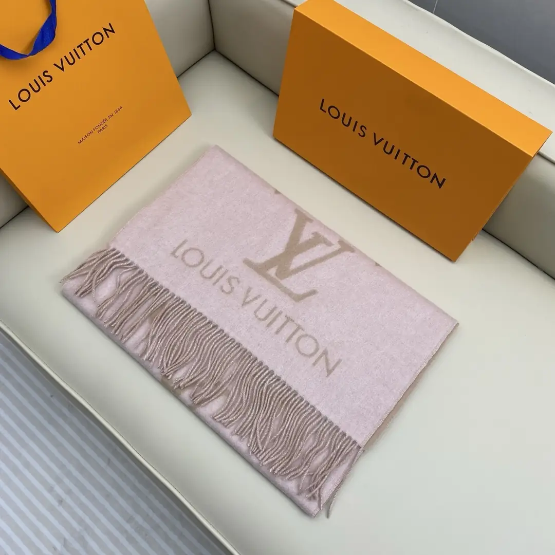 V3135-💴50.88$LV gallery