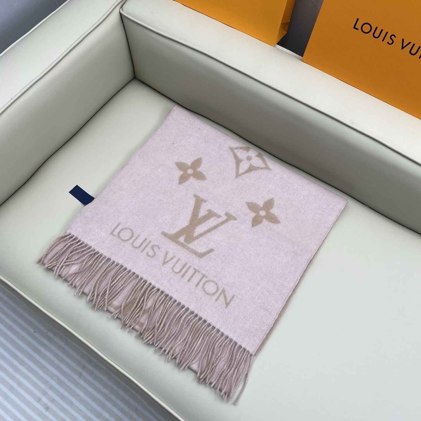V3135-💴50.88$LV gallery