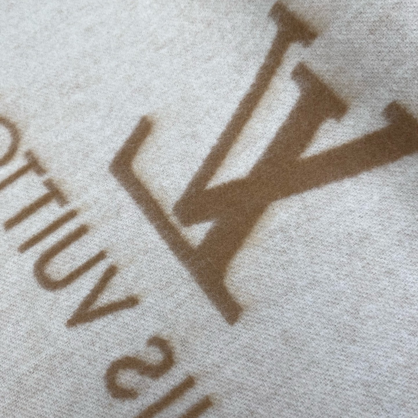 V3135-💴50.88$LV gallery