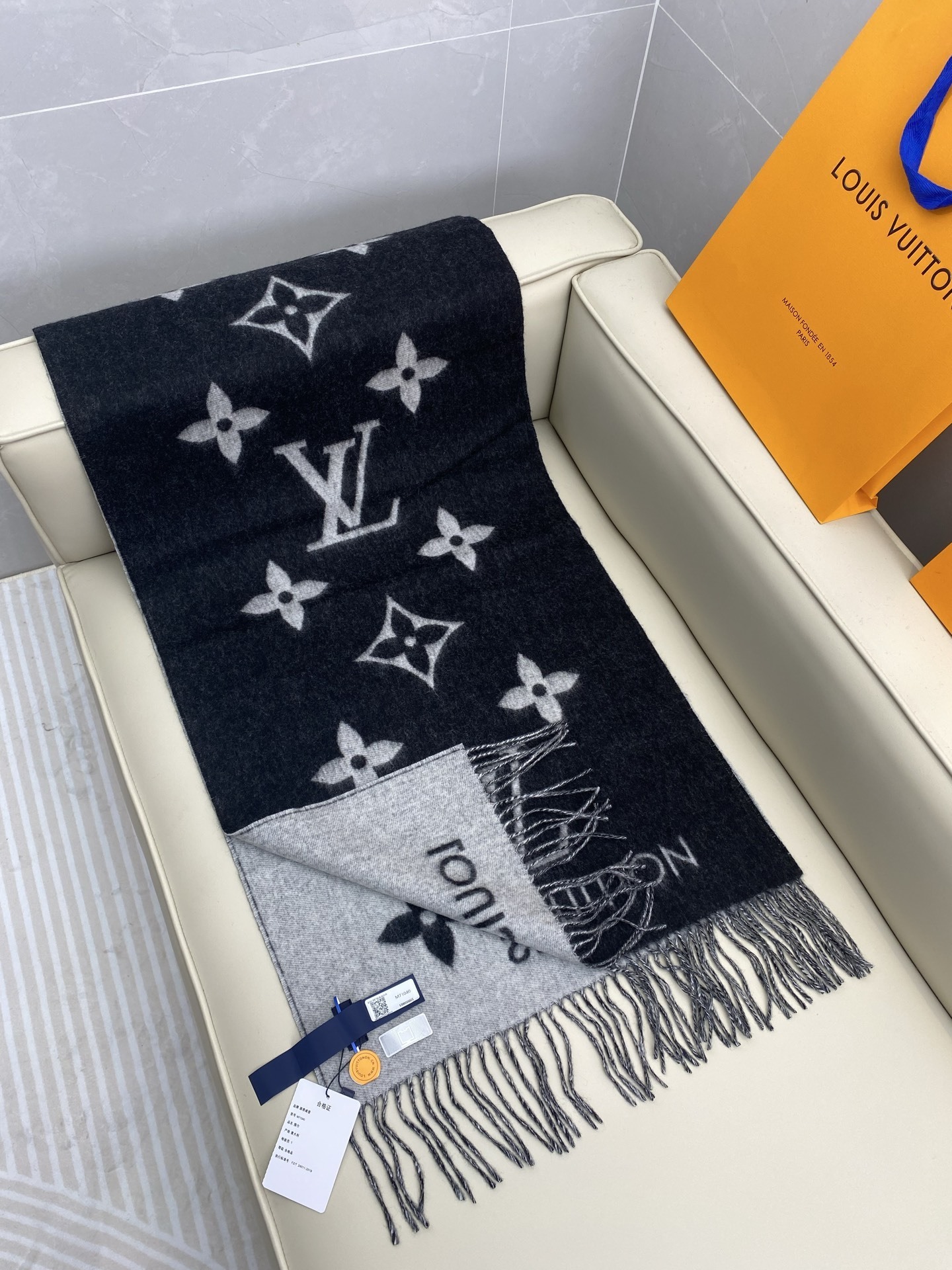 V3135-💴50.88$LV gallery