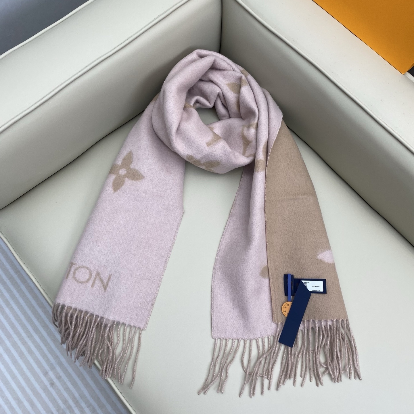 V3135-💴50.88$LV gallery