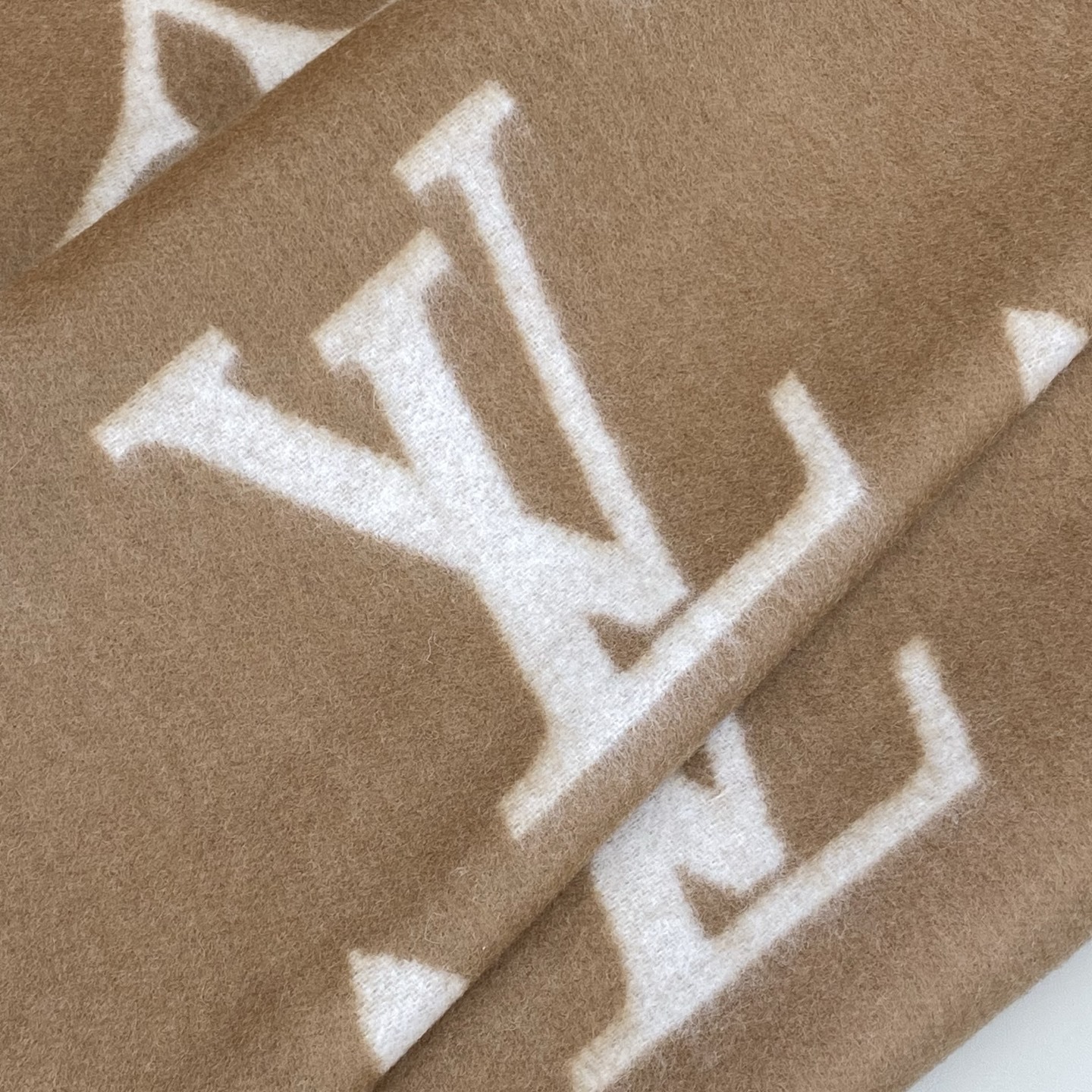 V3135-💴50.88$LV gallery