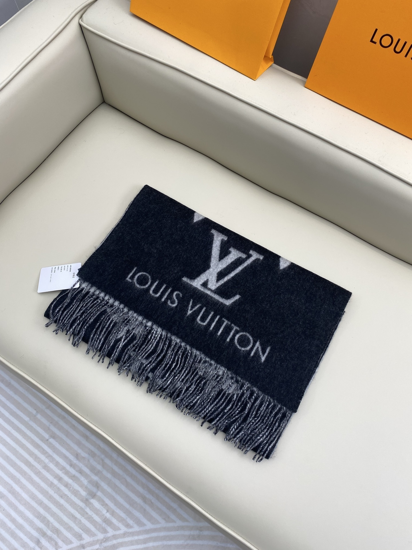 V3135-💴50.88$LV gallery