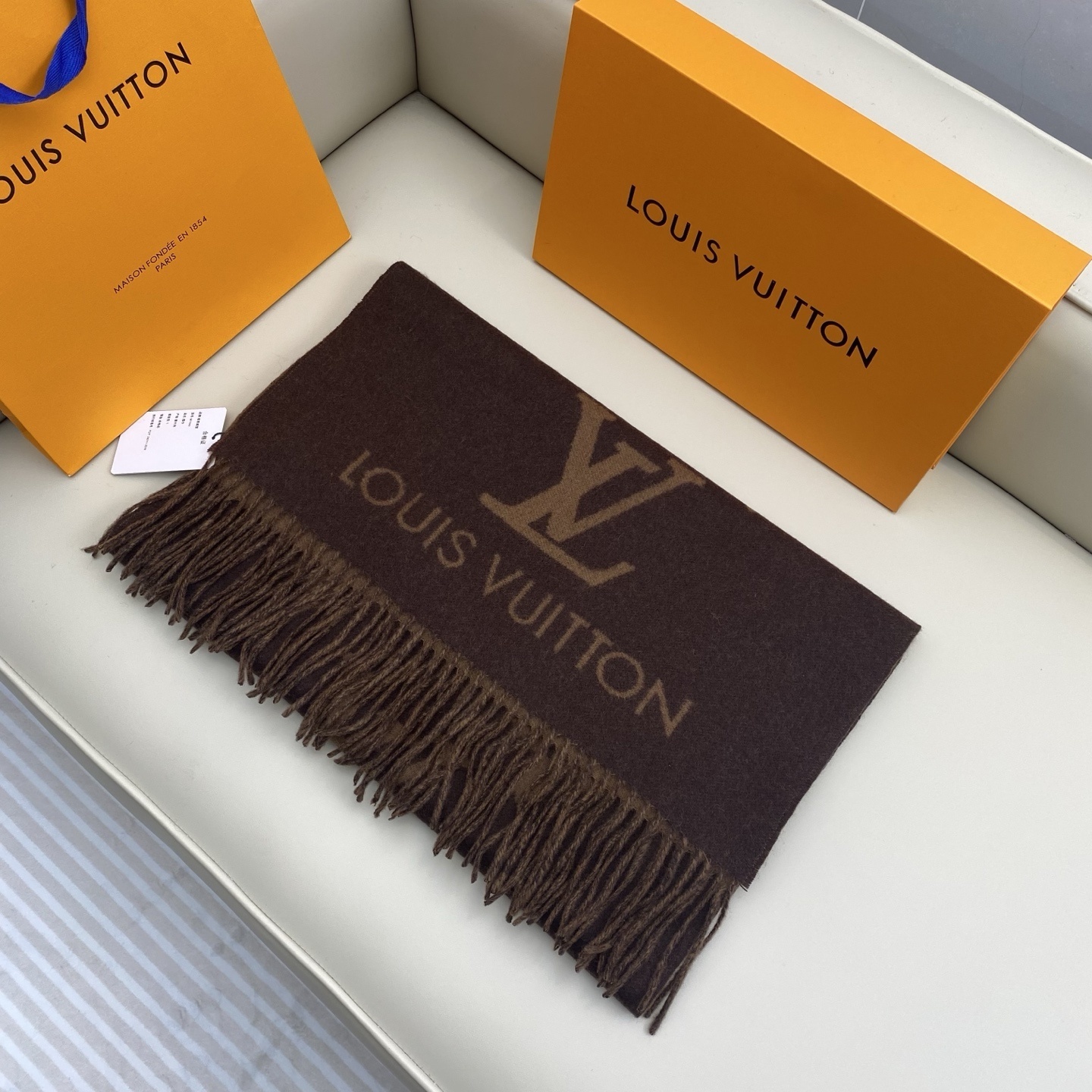 V3135-💴50.88$LV gallery