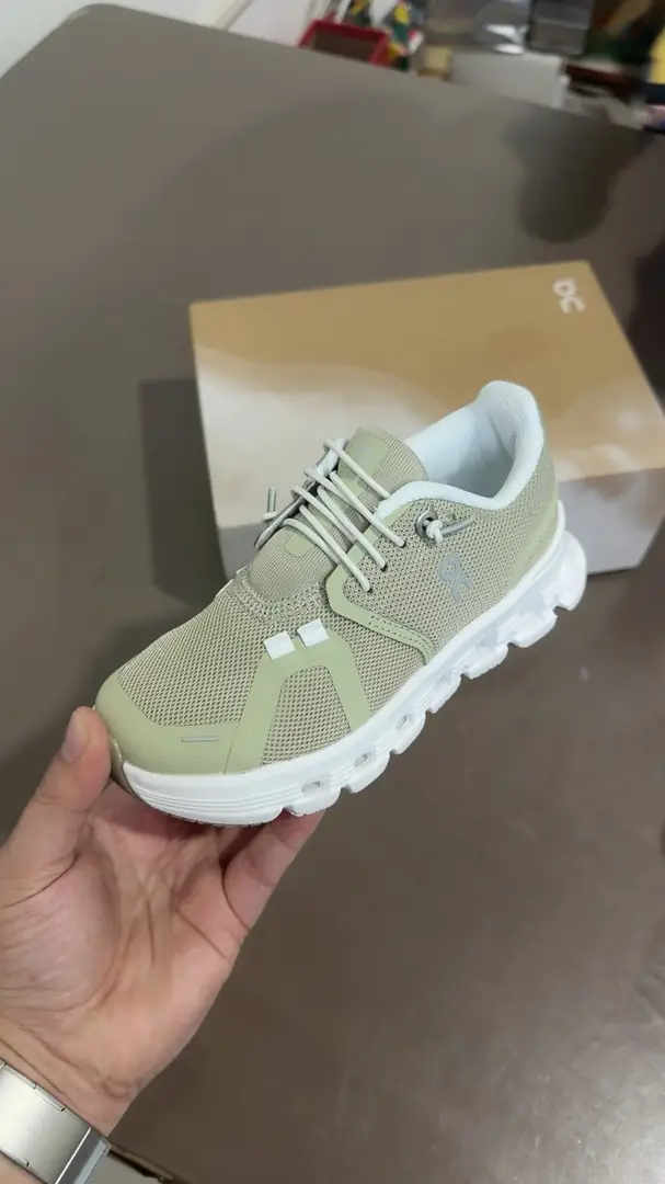 4R79 ON Cloud kids Cloud 6  38$ gallery