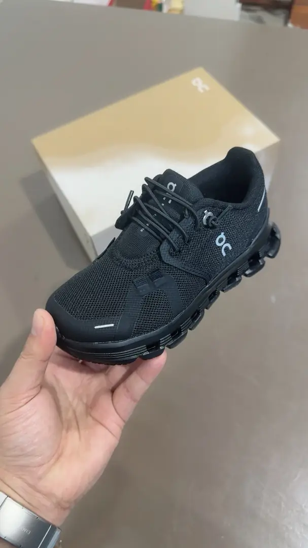 4R79 ON Cloud kids Cloud 6  38$ gallery