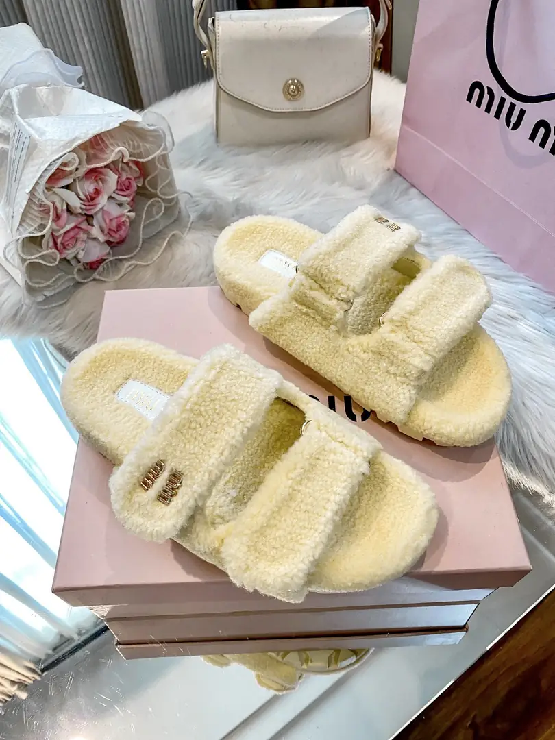 55S7 miumiu 45$ gallery