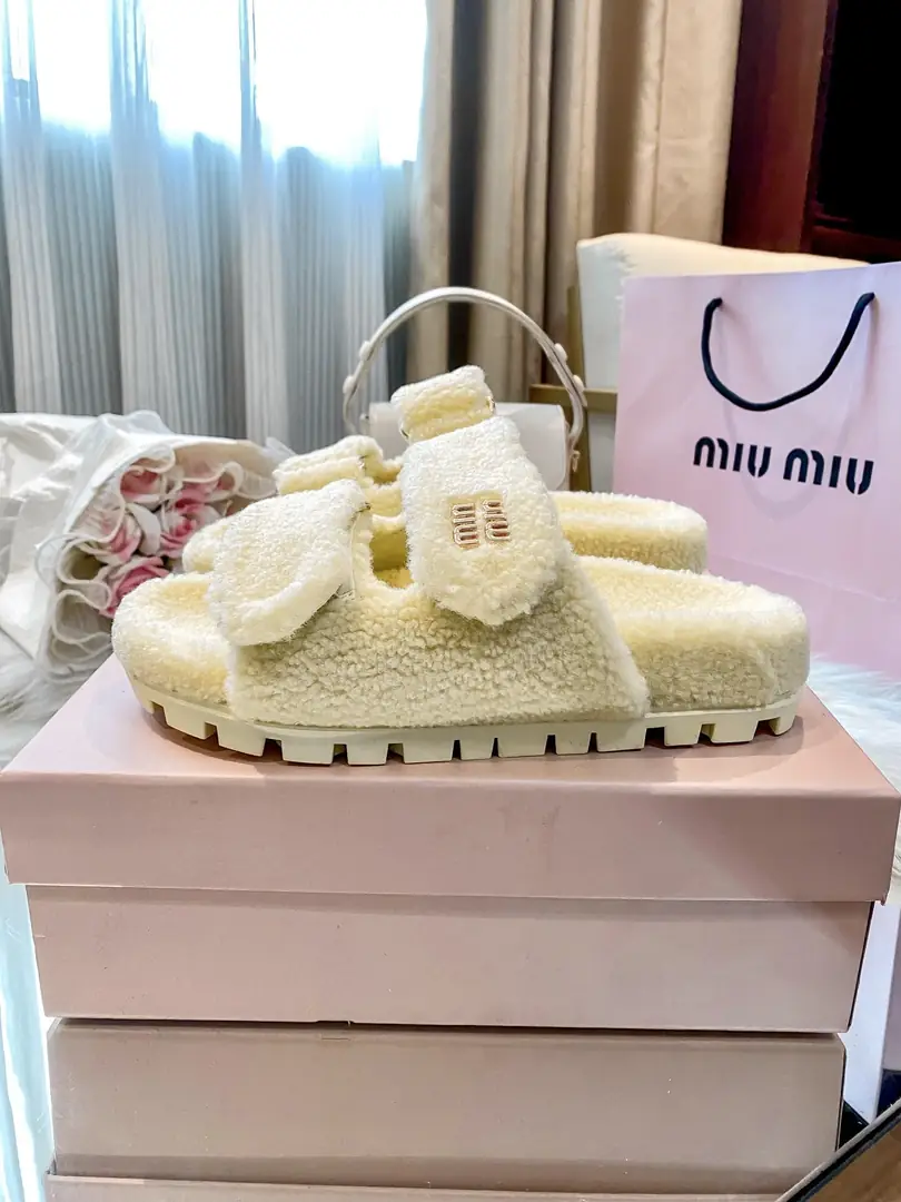 55S7 miumiu 45$ gallery