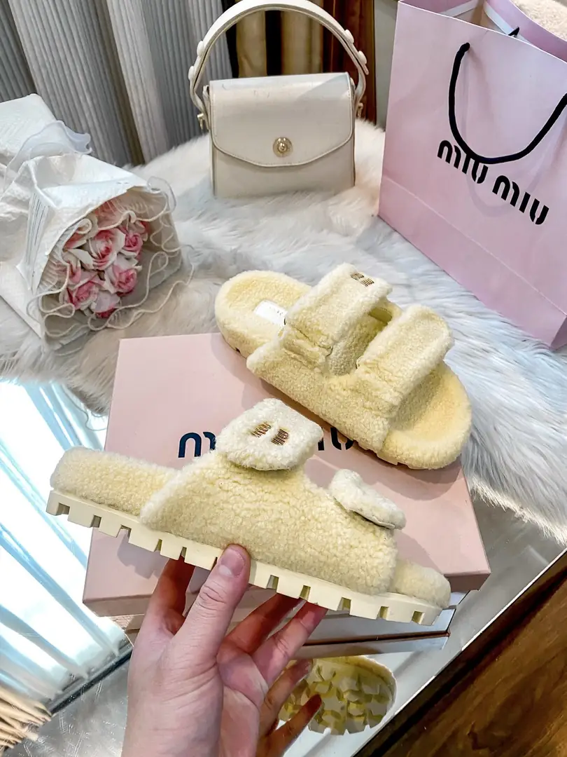 55S7 miumiu 45$ gallery