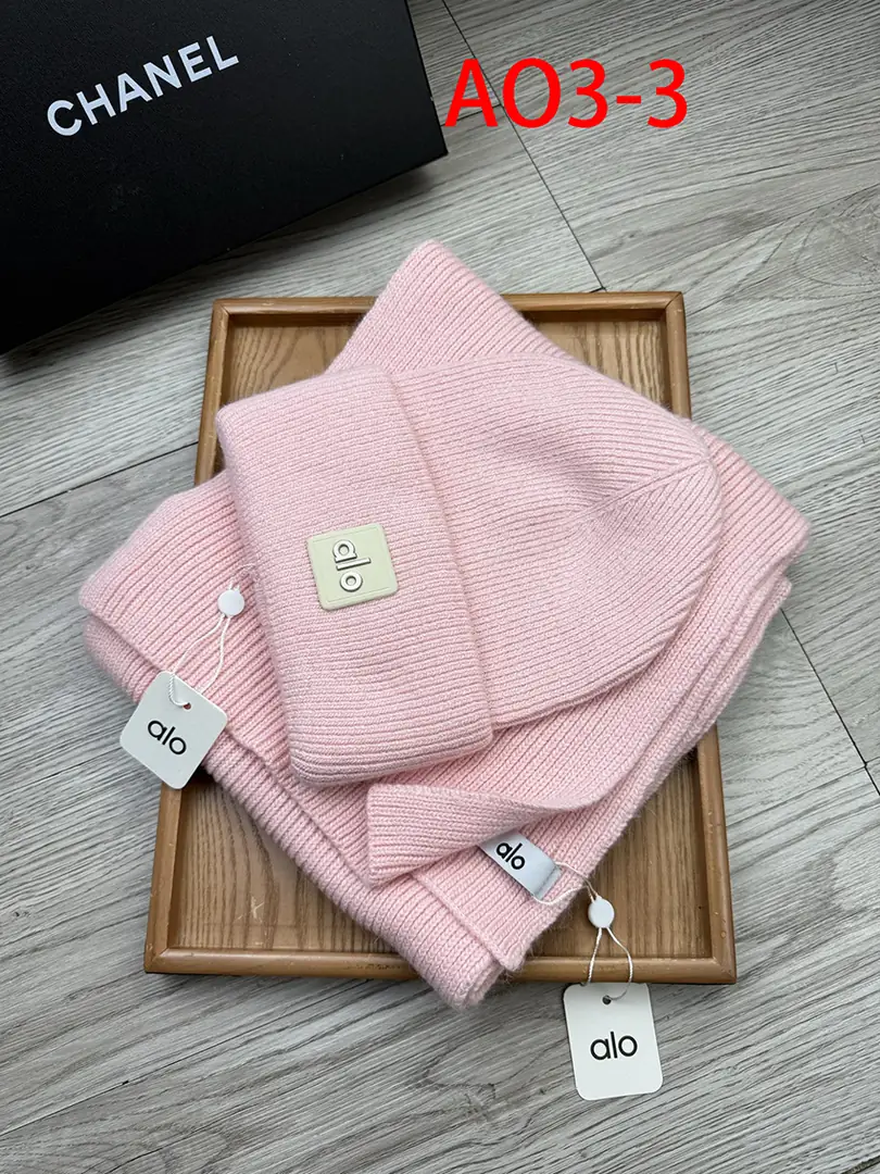 AO3 AL0 Hat + Scarf Set 45$ gallery