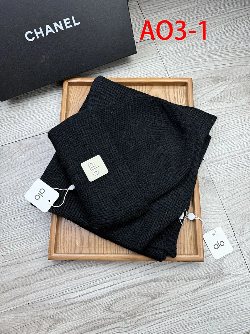 AO3 AL0 Hat + Scarf Set 45$ gallery
