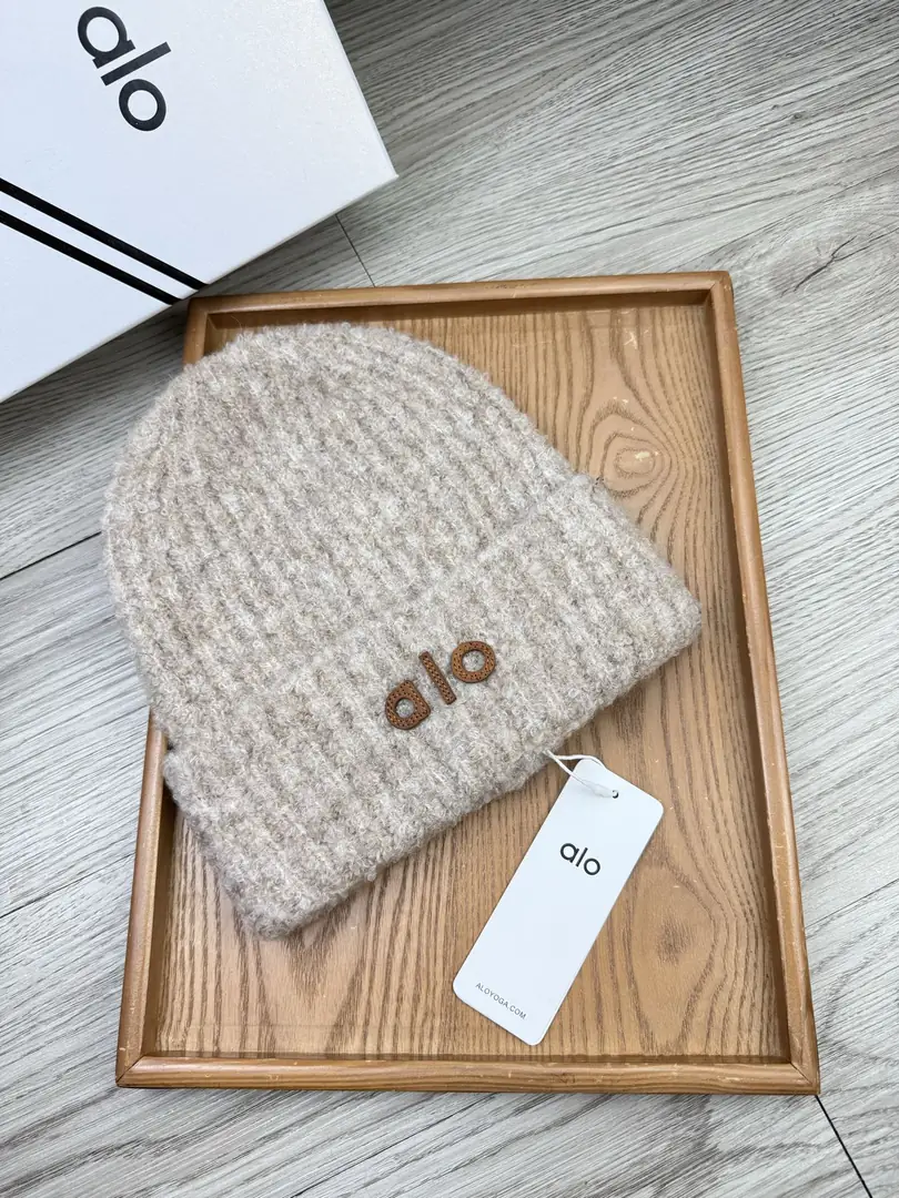 AO4  ALO Knitted Hat 23.5$ gallery