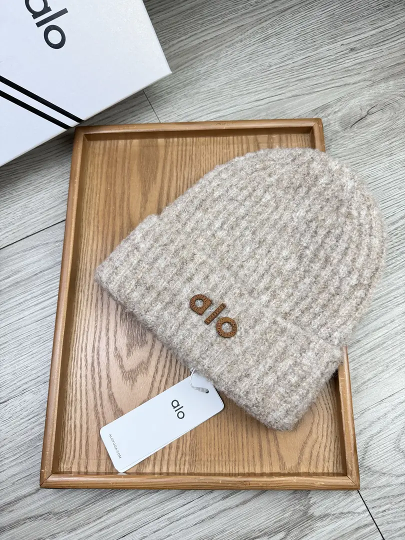 AO4  ALO Knitted Hat 23.5$ gallery
