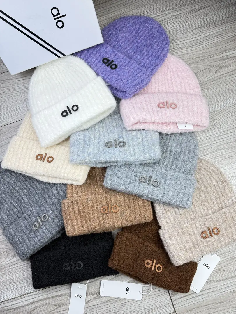 AO4  ALO Knitted Hat 23.5$ gallery