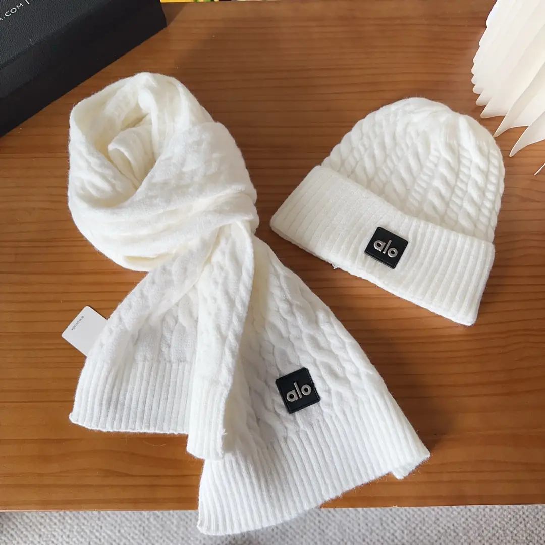 AO6 alo knitted scarf and hat set 38$ gallery