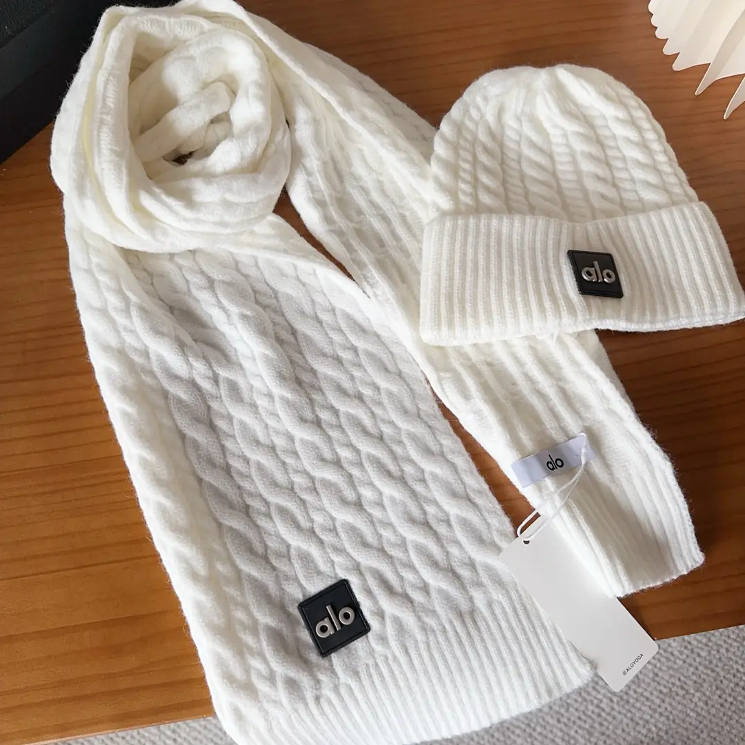 AO6 alo knitted scarf and hat set 38$ gallery