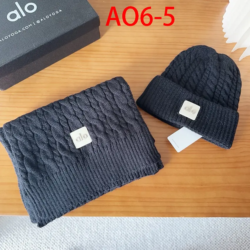 AO6 alo knitted scarf and hat set 38$ gallery