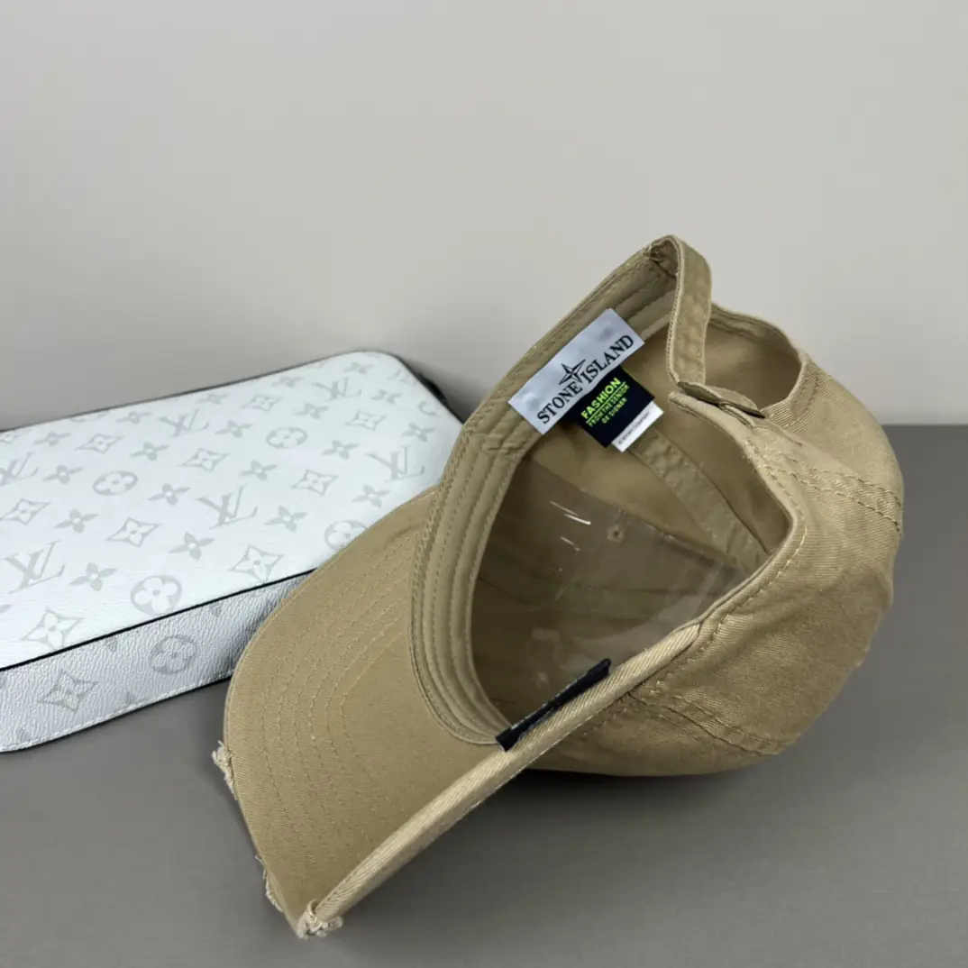 BM3 Stone Island baseball cap 25.8$ gallery