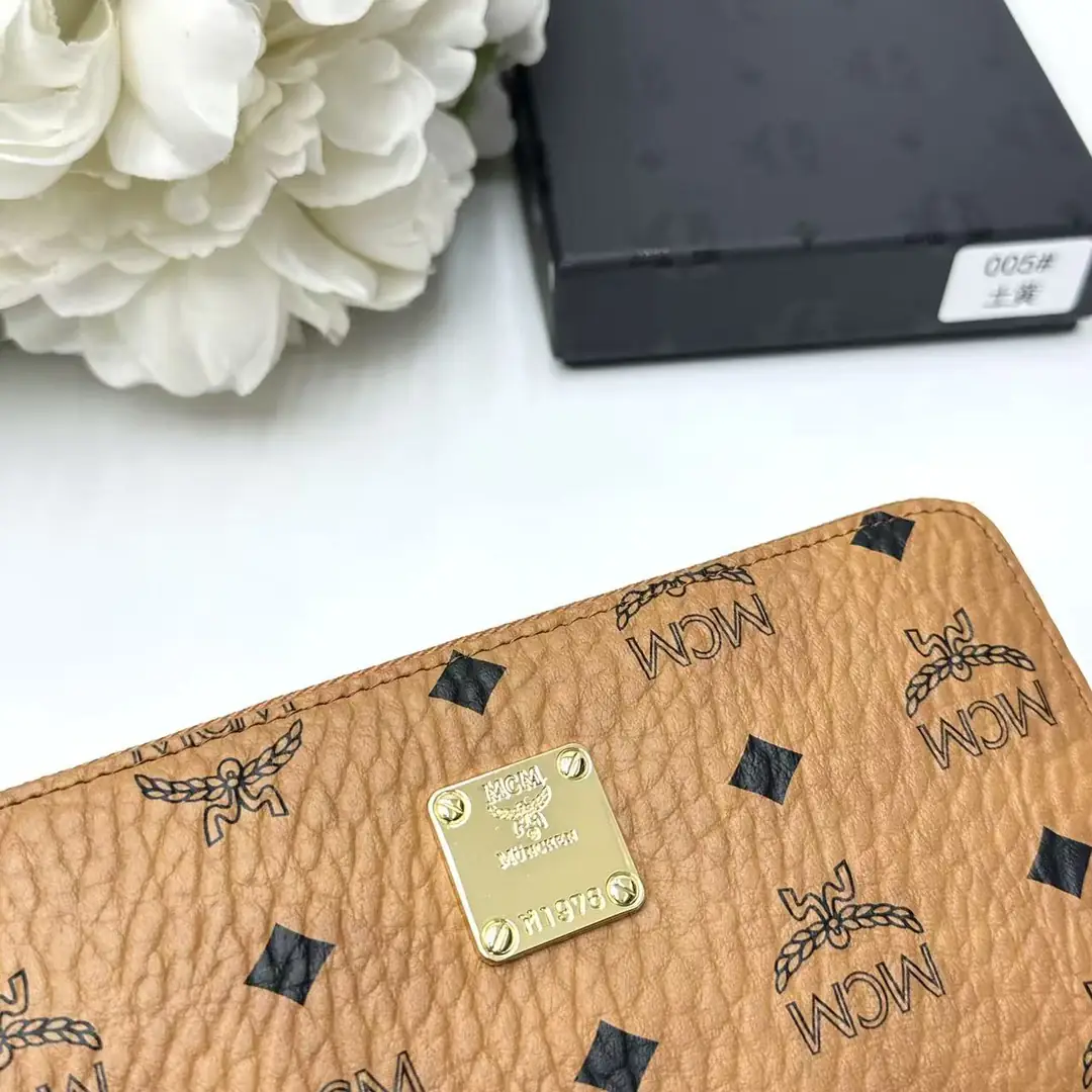 BW01 005mcm High-end Large Wristlet Zipper Wallet 51$ gallery