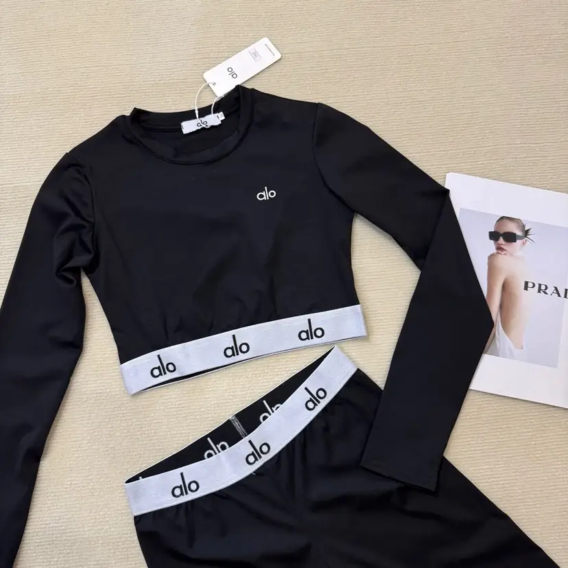 CS04 Alo Yoga Fabric Sports Chest Pads 45$ gallery