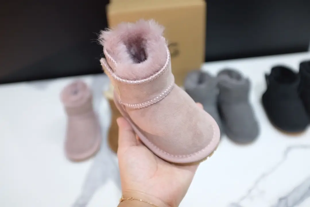 ESH8 UGG baby snow boots 38$ gallery