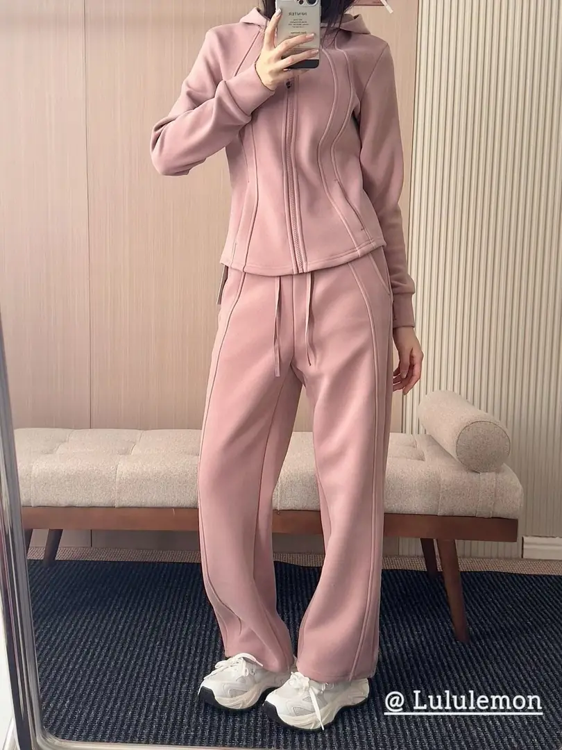 EXH2 lululemon tracksuit (sweatshirt + sweatpants) $75 gallery