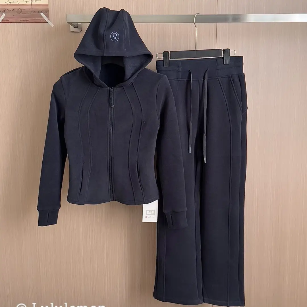 EXH2 lululemon tracksuit (sweatshirt + sweatpants) $75 gallery