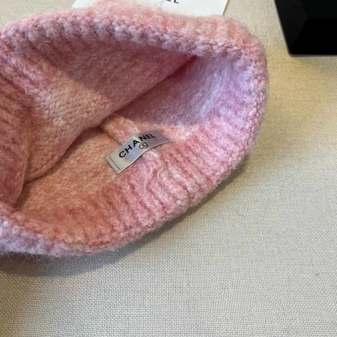 F1J11 Chanel Autumn and Winter Beanie 48$ gallery