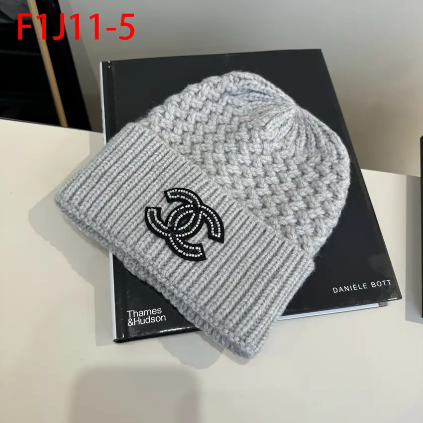 F1J11 Chanel Autumn and Winter Beanie 48$ gallery
