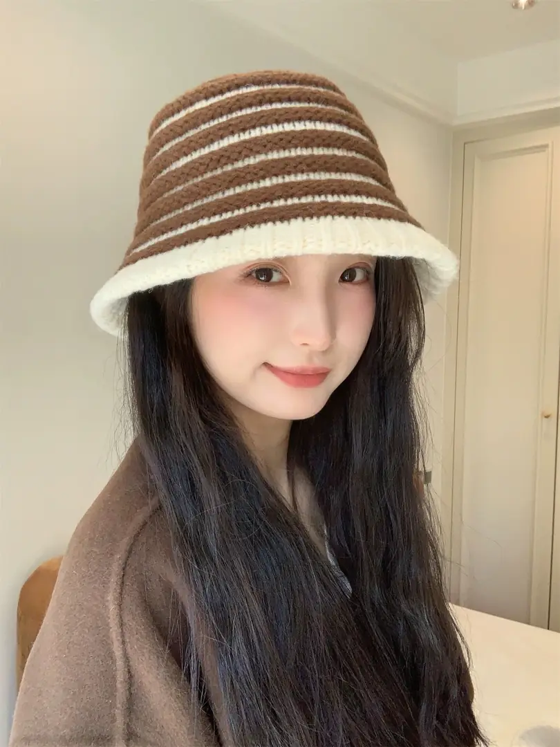 F1J1Celine Women's Bucket Hat 36$ gallery