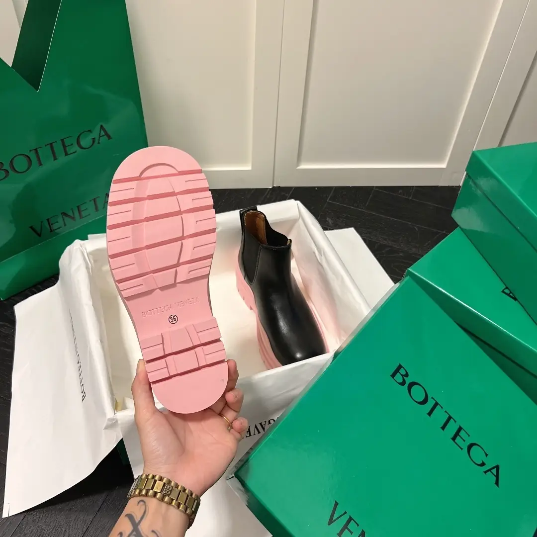 F1J5 Bottega Veneta mid-calf boots, two styles 58.8$ gallery