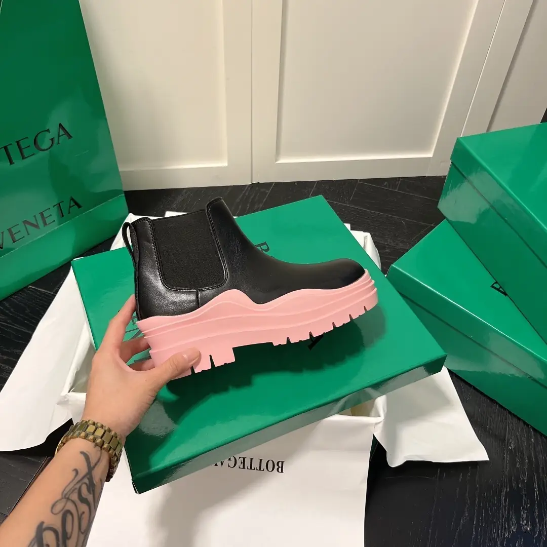 F1J5 Bottega Veneta mid-calf boots, two styles 58.8$ gallery