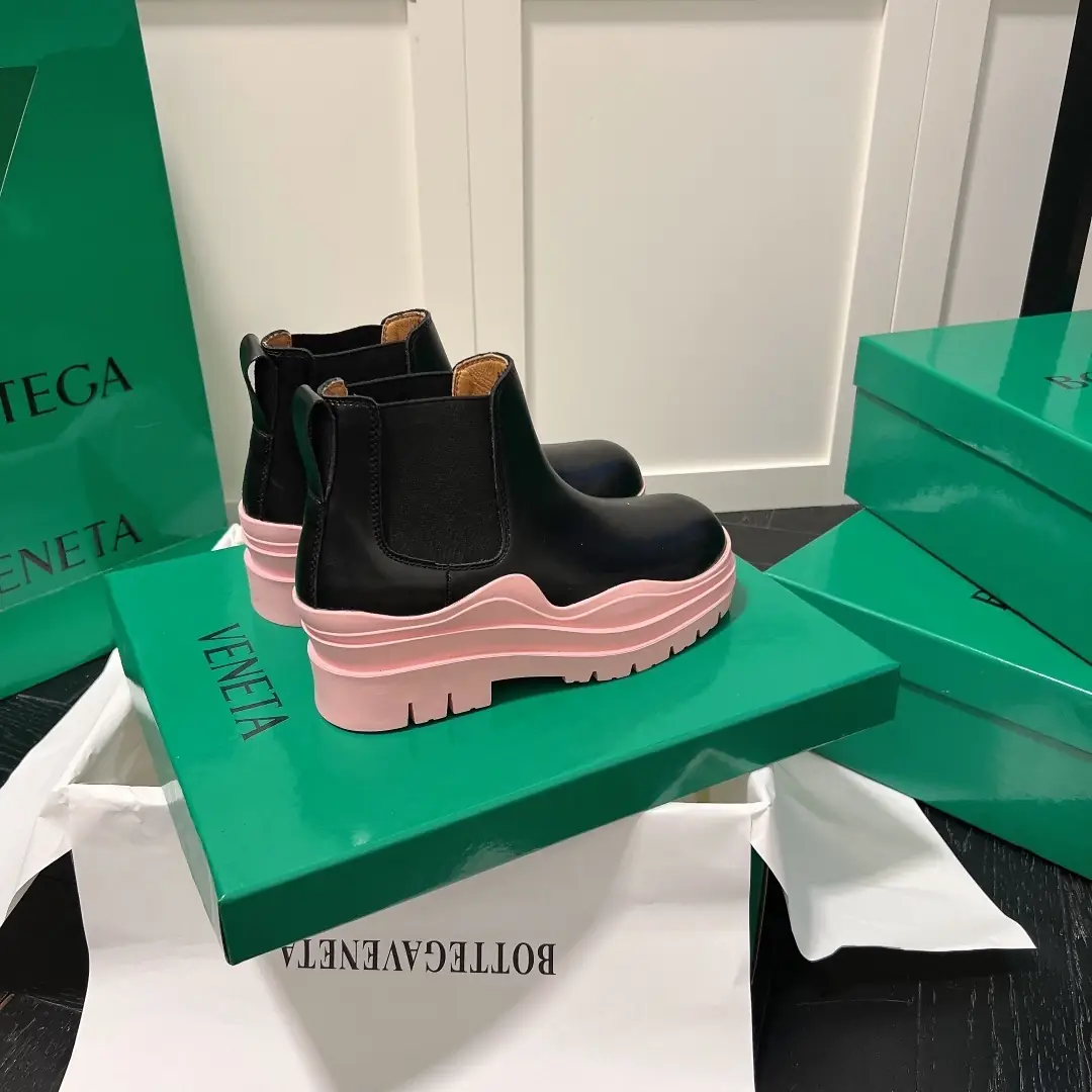 F1J5 Bottega Veneta mid-calf boots, two styles 58.8$ gallery