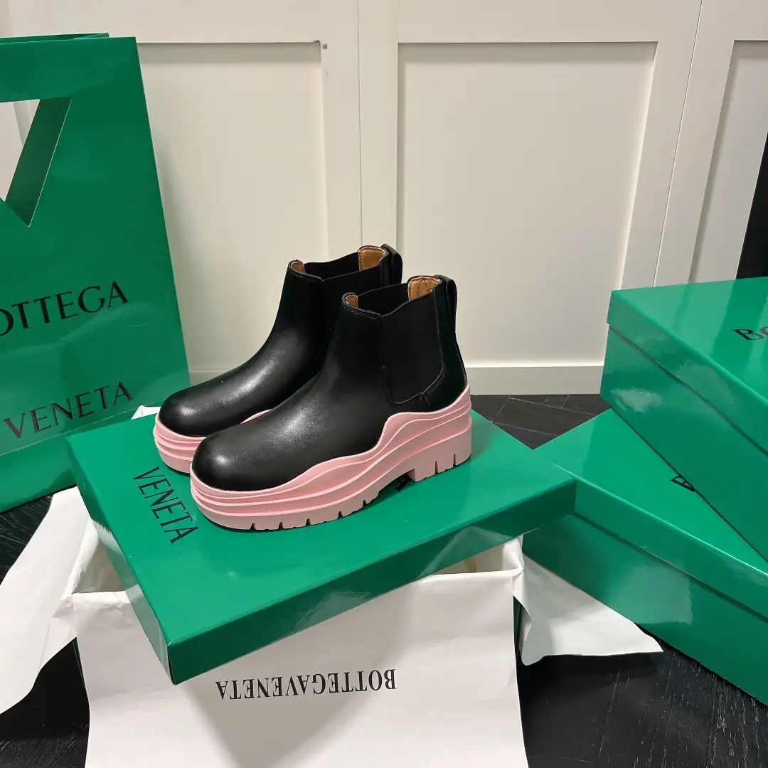 F1J5 Bottega Veneta mid-calf boots, two styles 58.8$ gallery