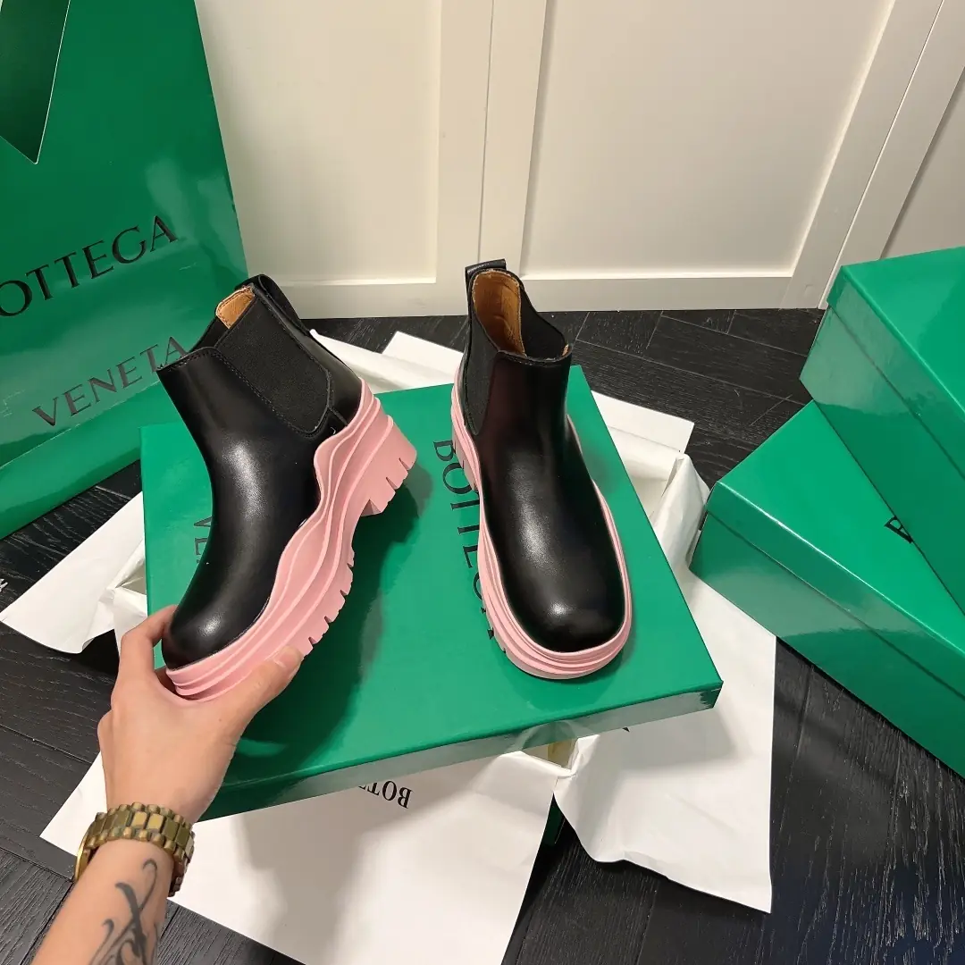 F1J5 Bottega Veneta mid-calf boots, two styles 58.8$ gallery