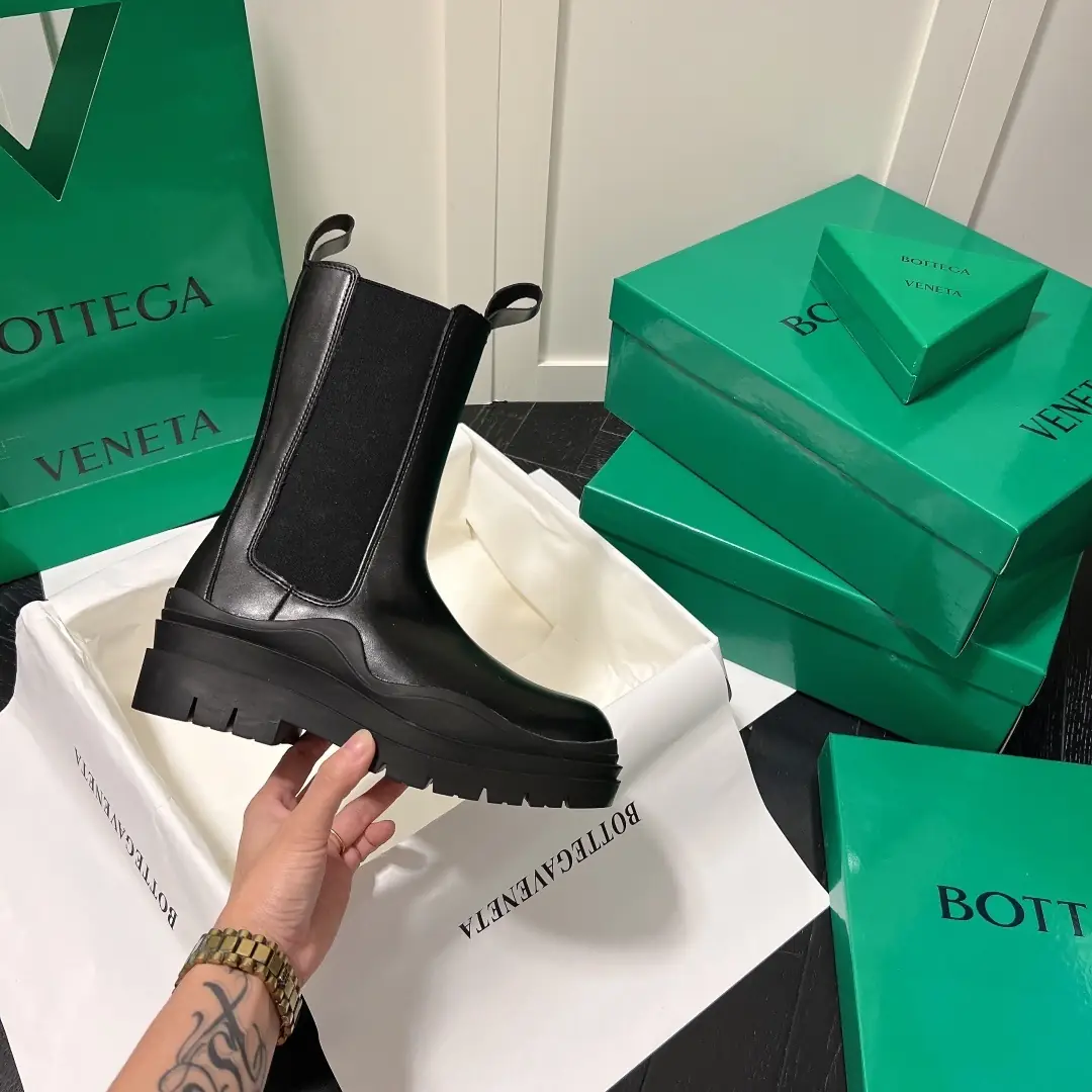 F1J5 Bottega Veneta mid-calf boots, two styles 58.8$ gallery