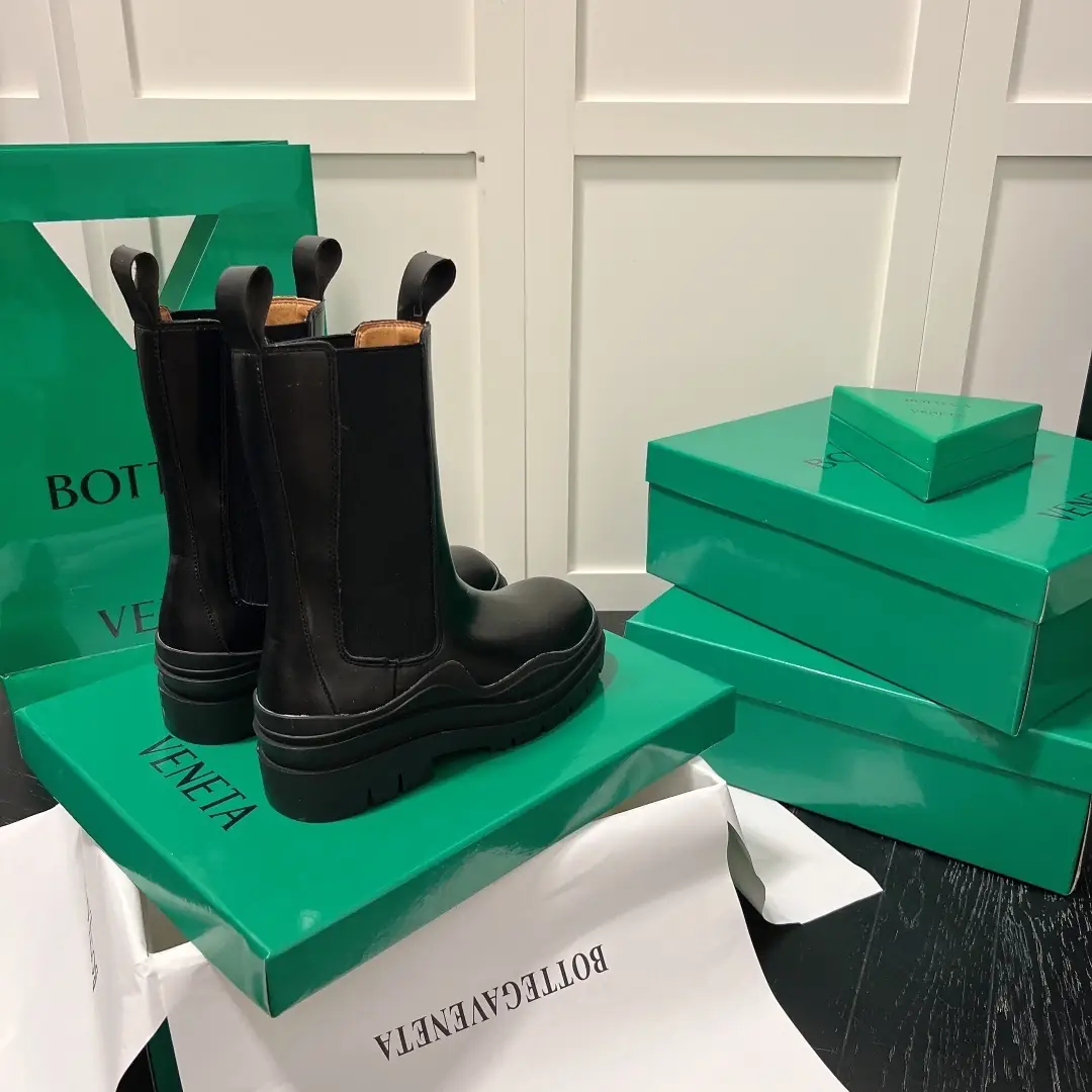 F1J5 Bottega Veneta mid-calf boots, two styles 58.8$ gallery