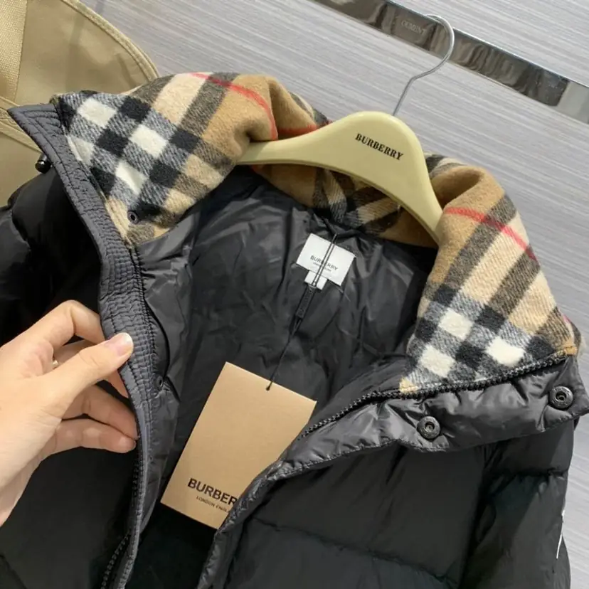 F1J6 Burberry detachable hooded down jacket 95$ gallery