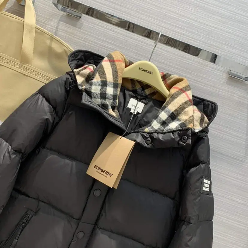 F1J6 Burberry detachable hooded down jacket 95$ gallery