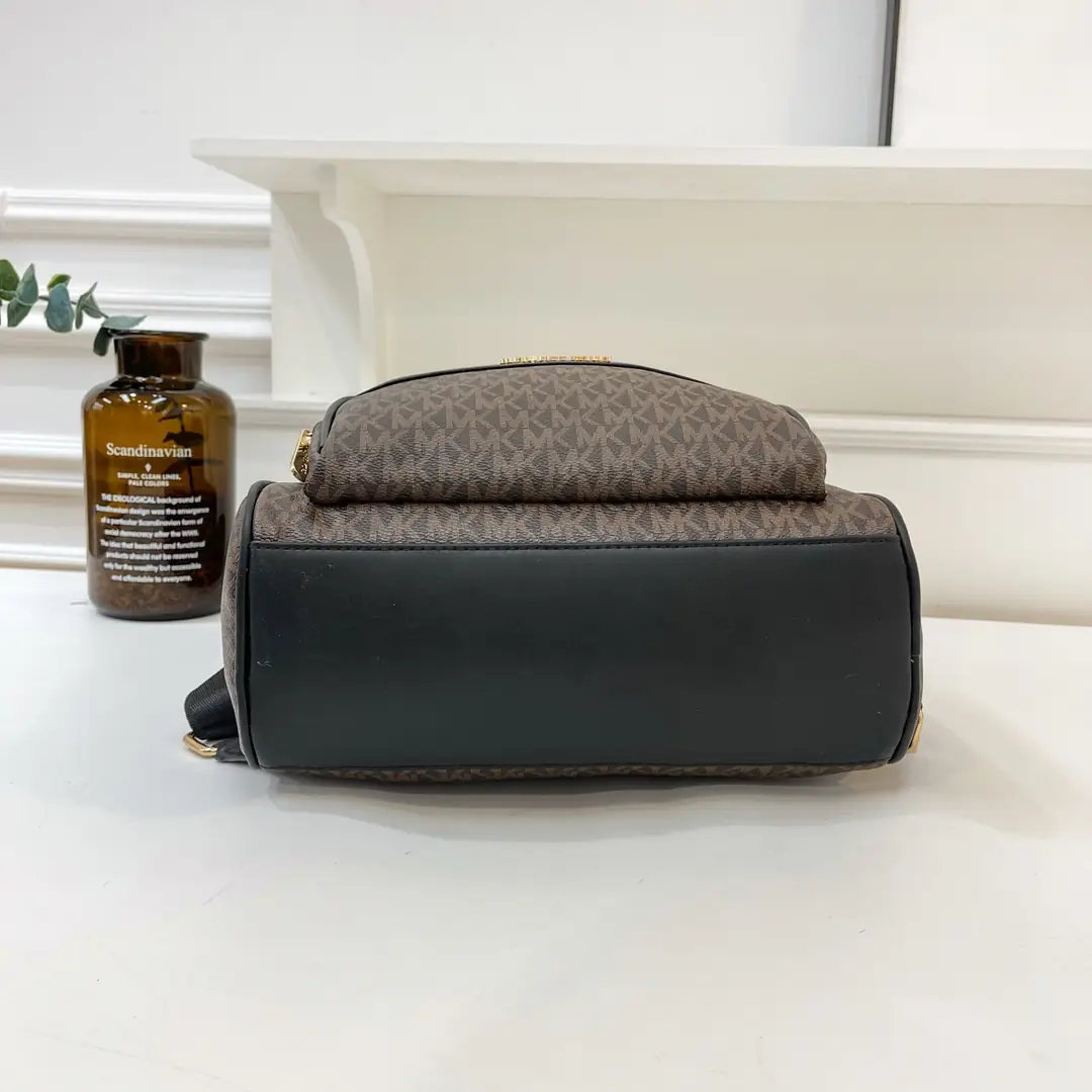 F2F4 MICHAEL KORS Backpack  38.8$ gallery