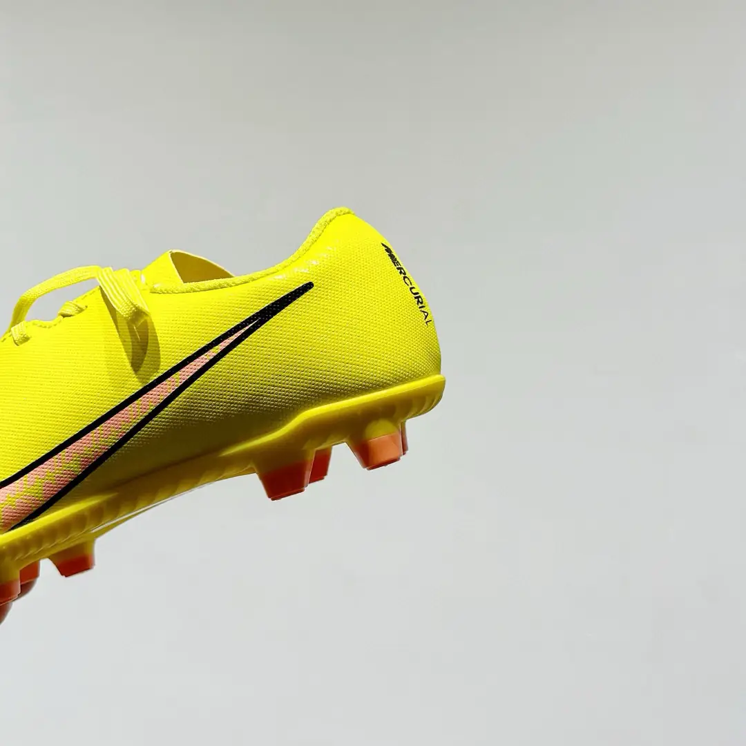 G59K Children's football shoes 47$ gallery