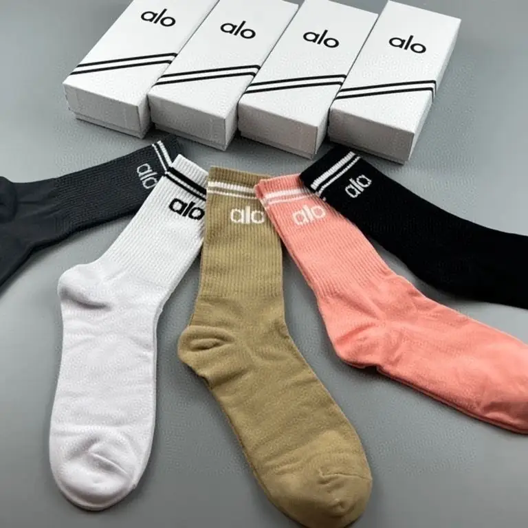 G67C alo socks with box 33$ gallery