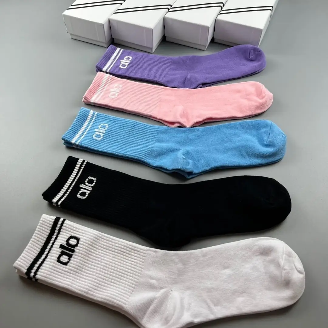 G67C alo socks with box 33$ gallery